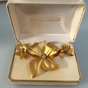 Vintage Gold Bow Earrings